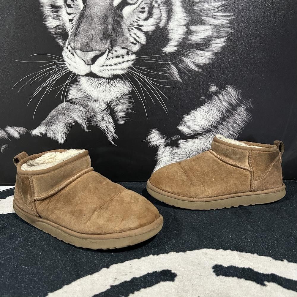 UGG Classic Ultra Mini 1116109 Snow Boots Women's 9 Brown Suede Sheepskin-Lined